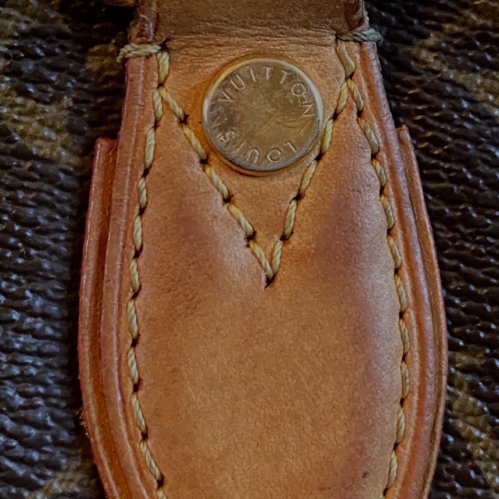 Louis Vuitton Purse - Picture 3 of 5